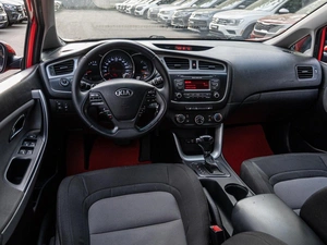 Хетчбэк Kia Ceed 2015 года, 1390000 рублей, Краснодар