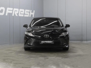 Седан Toyota Camry 2019 года, 2450000 рублей, Омск