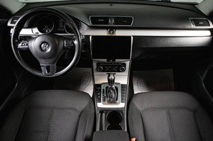 Седан Volkswagen Passat 2011 года, 939000 рублей, Сургут