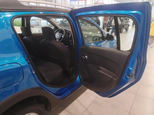 Хэтчбек Renault Sandero 2015 года, 990000 рублей, Орёл
