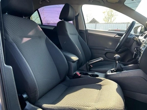 Седан Volkswagen Jetta 2011 года, 962000 рублей, Ижевск
