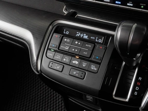 Минивэн Honda Stepwgn Spada 2020 года, 2640000 рублей, Тюмень