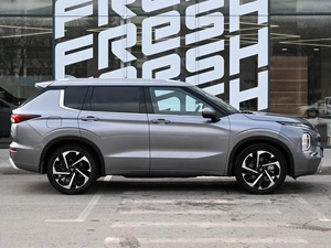 Внедорожник Mitsubishi Outlander 2023 года, 3850000 рублей, Волгоград