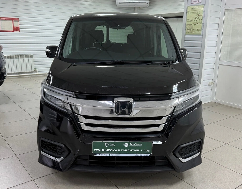 Минивэн Honda Stepwgn 2018 года, 2100000 рублей, Ачинск