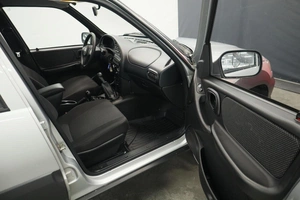 Внедорожник Chevrolet Niva 2010 года, 830000 рублей, Курск