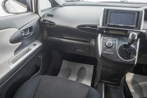 Минивэн Toyota Wish 2009 года, 1489000 рублей, Барнаул