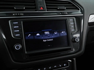 Внедорожник Volkswagen Tiguan 2017 года, 2498055 рублей, Москва