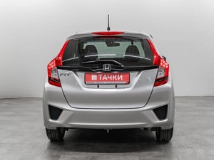 Хетчбэк Honda Fit 2016 года, 1049000 рублей, Красноярск