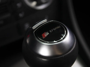 Внедорожник Audi Q3 2014 года, 1760000 рублей, Омск