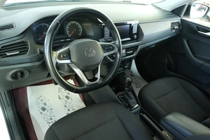 Лифтбек Volkswagen Polo 2021 года, 1609000 рублей, Омск