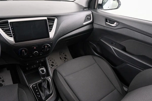 Седан Hyundai Solaris 2018 года, 1259000 рублей, Красноярск