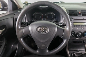 Седан Toyota Corolla 2008 года, 889000 рублей, Пермь