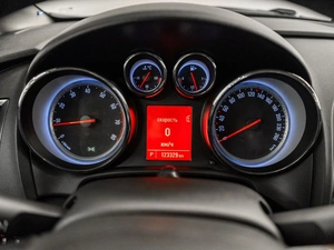 Хетчбэк Opel Astra 2012 года, 825000 рублей, Красноярск