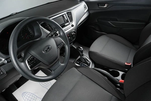 Седан Hyundai Solaris 2017 года, 1489000 рублей, Тюмень