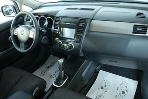 Хетчбэк Nissan Tiida 2010 года, 789000 рублей, Омск