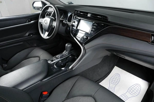 Седан Toyota Camry 2019 года, 3199000 рублей, Тюмень