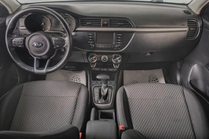 Седан Kia Rio 2018 года, 1379000 рублей, Томск