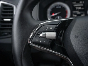 Внедорожник Skoda Karoq 2021 года, 2399000 рублей, Нижний Новгород