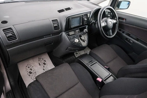 Минивэн Toyota Wish 2006 года, 849000 рублей, Красноярск
