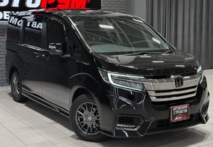 Минивэн Honda Stepwgn Spada 2021 года, 3037000 рублей, Красноярск