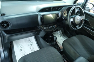 Хетчбэк Toyota Vitz 2019 года, 1059000 рублей, Омск
