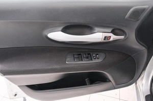 Хетчбэк Toyota Auris 2007 года, 729000 рублей, Красноярск