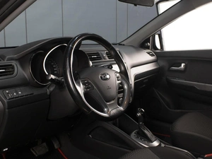 Седан Kia Rio 2015 года, 1180000 рублей, Омск