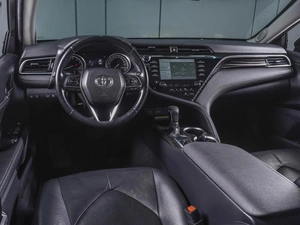 Седан Toyota Camry 2018 года, 2430000 рублей, Ростов-на-Дону