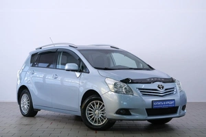 Минивэн Toyota Verso 2011 года, 1199000 рублей, Омск