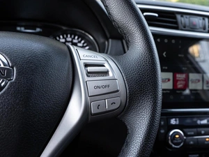 Внедорожник Nissan X-Trail 2016 года, 1330000 рублей, Волгоград