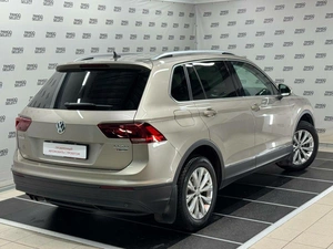 Внедорожник Volkswagen Tiguan 2018 года, 2520000 рублей, Красноярск