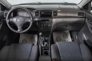 Седан Toyota Corolla 2004 года, 499000 рублей, Томск