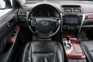 Седан Toyota Camry 2014 года, 1799000 рублей, Красноярск