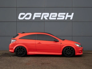 Хетчбэк Opel Astra GTC 2010 года, 645000 рублей, Краснодар