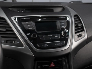 Седан Hyundai Elantra 2014 года, 860000 рублей, Омск
