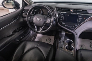 Седан Toyota Camry 2019 года, 3199000 рублей, Томск