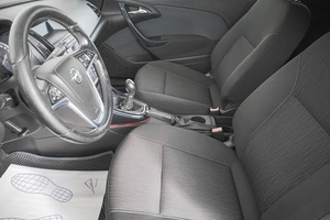 Хетчбэк Opel Astra GTC 2012 года, 729000 рублей, Кемерово