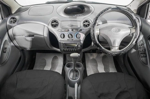 Хетчбэк Toyota Vitz 2000 года, 349000 рублей, Барнаул