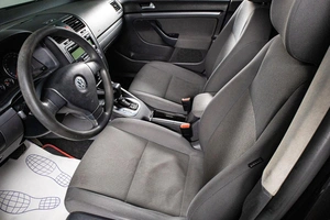 Седан Volkswagen Jetta 2009 года, 529000 рублей, Сургут