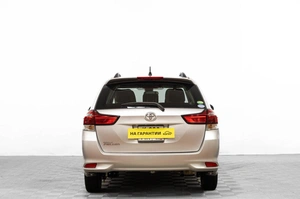 Универсал Toyota Corolla Fielder 2020 года, 1399000 рублей, Барнаул