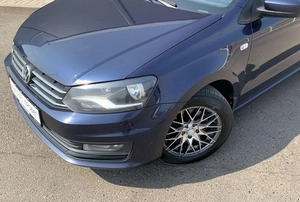 Седан Volkswagen Polo 2016 года, 820000 рублей, Солонцы