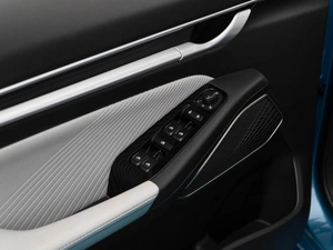 Седан Geely Emgrand 2023 года, 1768444 рублей, Москва