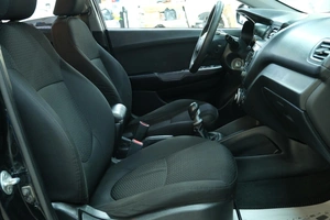 Седан Kia Rio 2013 года, 599000 рублей, Омск