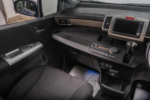 Минивэн Honda Freed 2011 года, 1199000 рублей, Томск