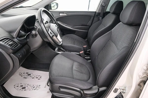 Седан Hyundai Solaris 2015 года, 1199000 рублей, Красноярск