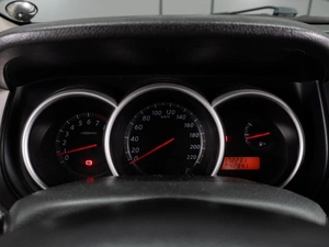 Хетчбэк Nissan Tiida 2011 года, 599000 рублей, Тюмень