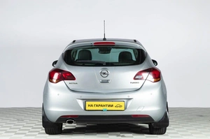 Хетчбэк Opel Astra 2012 года, 1019000 рублей, Челябинск
