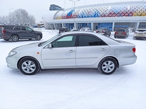 Седан Toyota Camry 2005 года, 750000 рублей, Красноярск