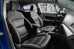 Седан Hyundai Elantra 2017 года, 1289000 рублей, Петрозаводск