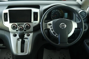 Минивэн Nissan NV200 2011 года, 1599000 рублей, Омск